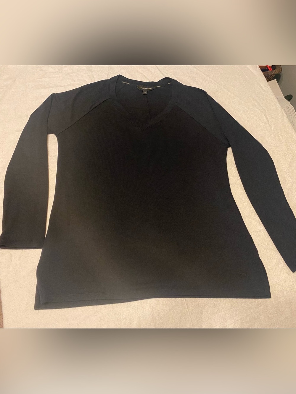 Banana Republic Black V-Neck Black Sweater Comfy Work Long Sleeve Size Medium